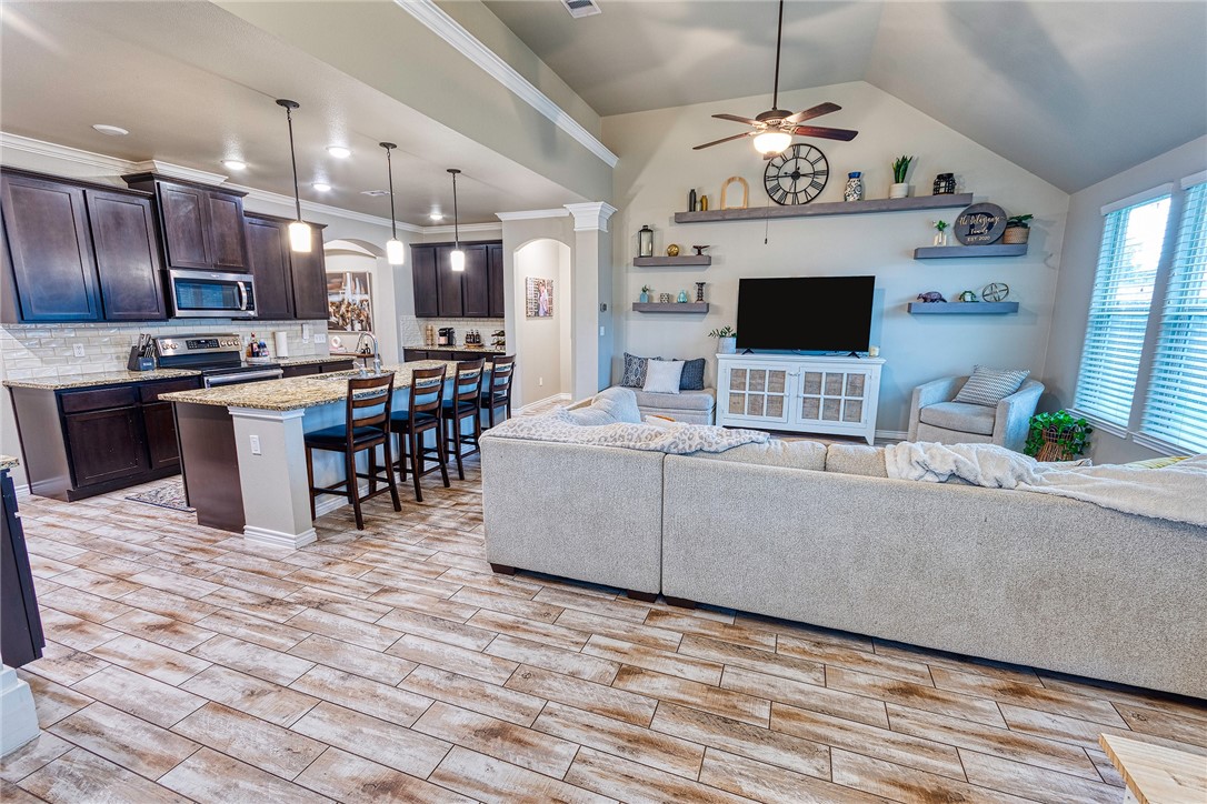 Portland, Texas 78374, United States, 4 Bedrooms Bedrooms, ,3 BathroomsBathrooms,Residential,Pending,52489