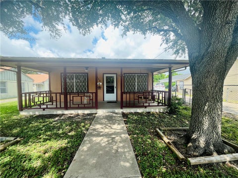 Photo of 215 Hiawatha ST, Corpus Christi, TX 78405 (MLS # 476427)