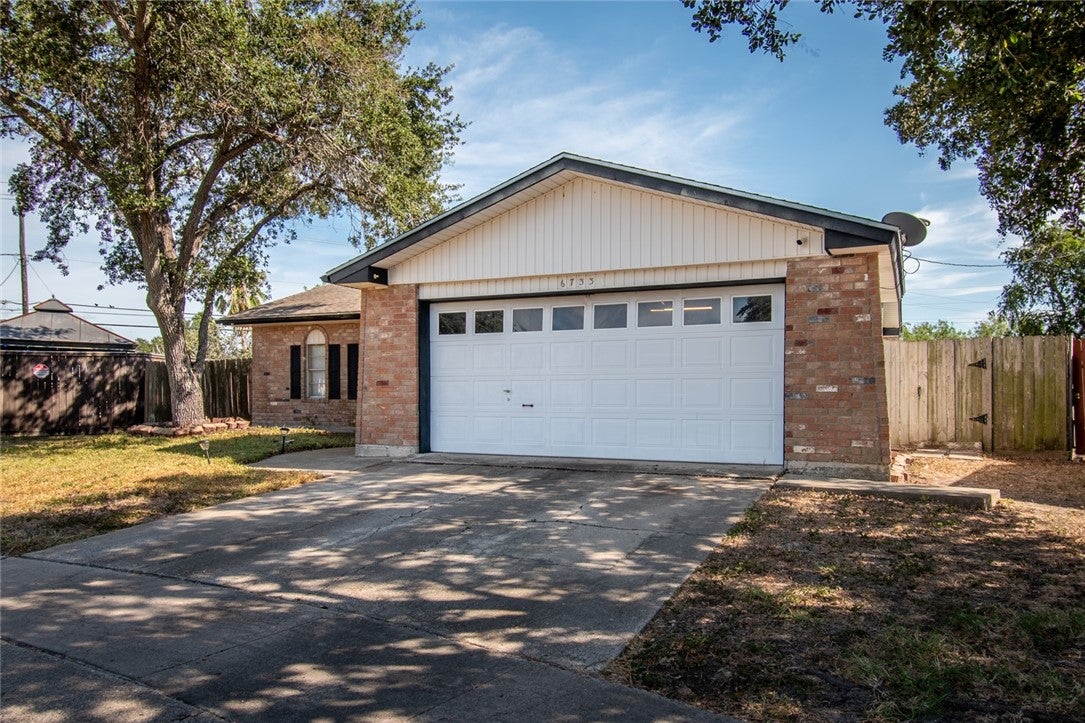 6733 Rhonda Drive
