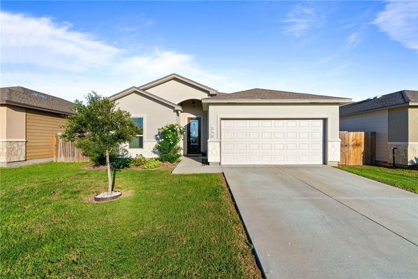 145 BISMARCK PALM CIR, PORTLAND, TX 78374 - Image 6620c6f8aaf48742dfeeb8bd6b1d0ab3/301080436