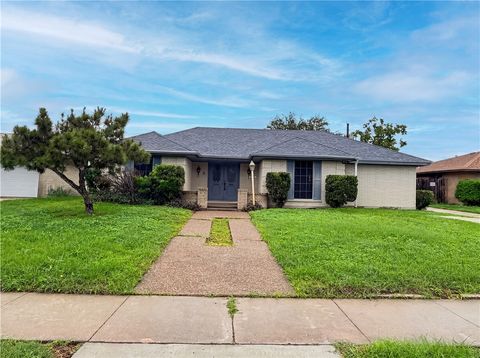 Photo of 3710 Kingston Drive, Corpus Christi, TX 78415 (MLS # 477705)