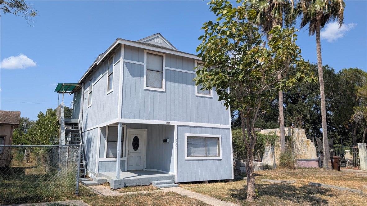 322 E Henrietta Avenue