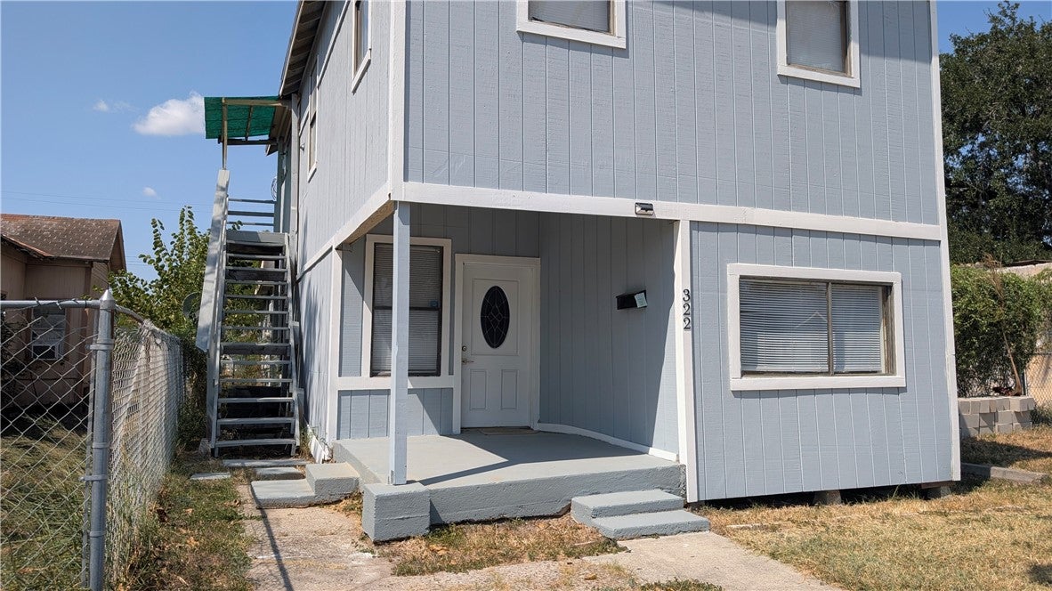 322 E Henrietta Avenue