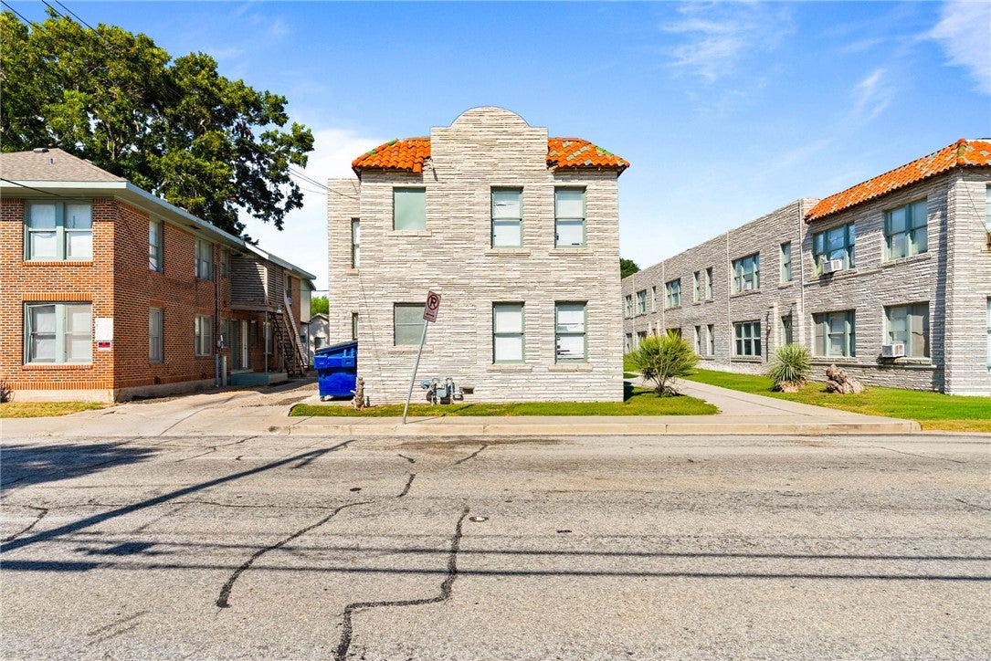 615-619 S Tancahua Street