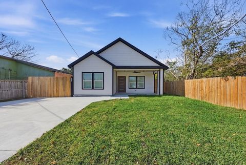 Photo of 2905 Houston Street, Corpus Christi, TX 78415 (MLS # 471614)