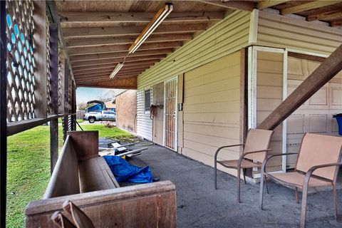 A home in Sinton