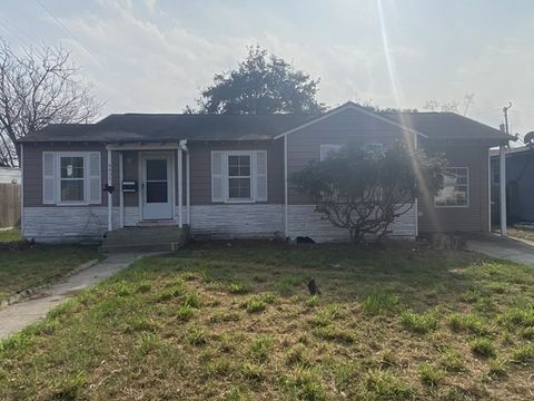 Photo of 4413 N Cornelia, Corpus Christi, TX 78408 (MLS # 472146)