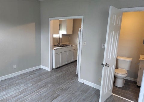 Tiny photo for 121 Blevins Street, Corpus Christi, TX 78415 (MLS # 482289)