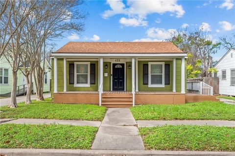 Photo of 438 Indiana Avenue, Corpus Christi, TX 78404 (MLS # 471931)