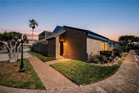 Photo of 39 Rock Creek Drive #39, Corpus Christi, TX 78412 (MLS # 474623)