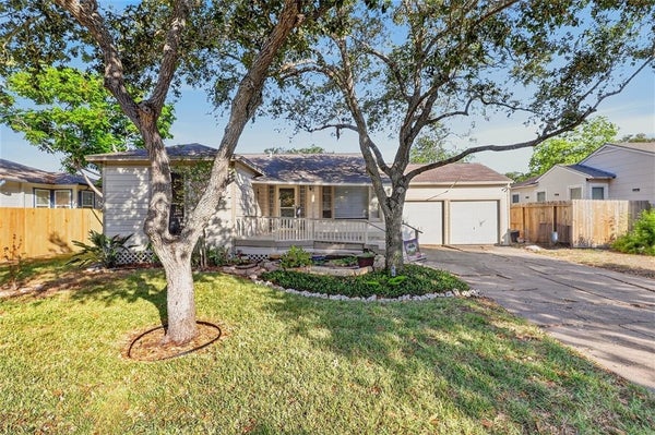 726 HARRISON ST, CORPUS CHRISTI, TX 78404 - Image 7da79a010fbcc478b97dd5f0584bb96b/3729146570