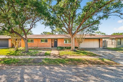 Photo of 418 Troy Drive, Corpus Christi, TX 78412 (MLS # 474654)