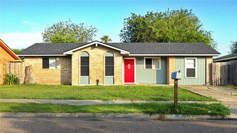 Photo of 1733 Kern Drive, Corpus Christi, TX 78412 (MLS # 476335)