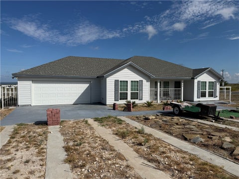 Photo of 100 Lakeview Trce, Three Rivers, TX 78071 (MLS # 482267)