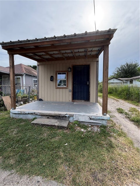 Photo of 617 Elesa Street, Corpus Christi, TX 78405 (MLS # 479630)