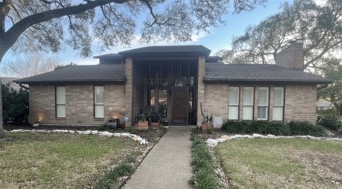 Photo of 6042 Lost Creek Drive, Corpus Christi, TX 78413 (MLS # 471905)