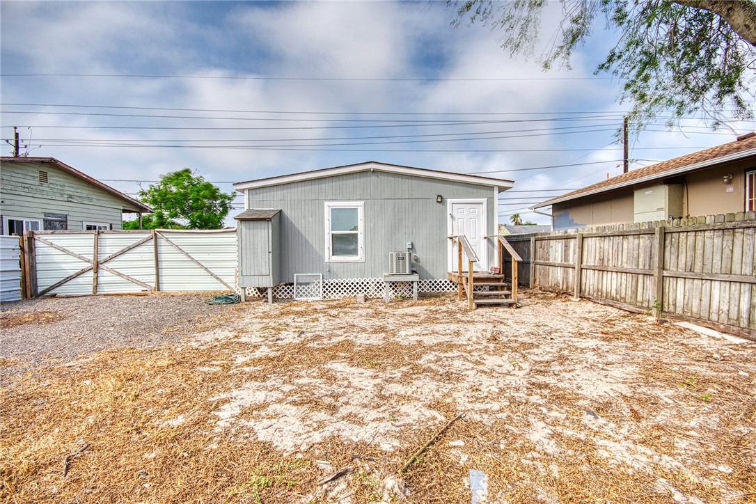 Corpus Christi, Texas 78418, United States, 2 Bedrooms Bedrooms, ,1 BathroomBathrooms,Residential,Pending,58925