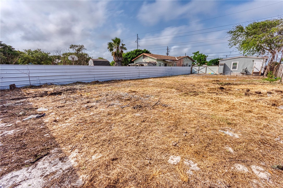 Corpus Christi, Texas 78418, United States, 2 Bedrooms Bedrooms, ,1 BathroomBathrooms,Residential,Pending,58925