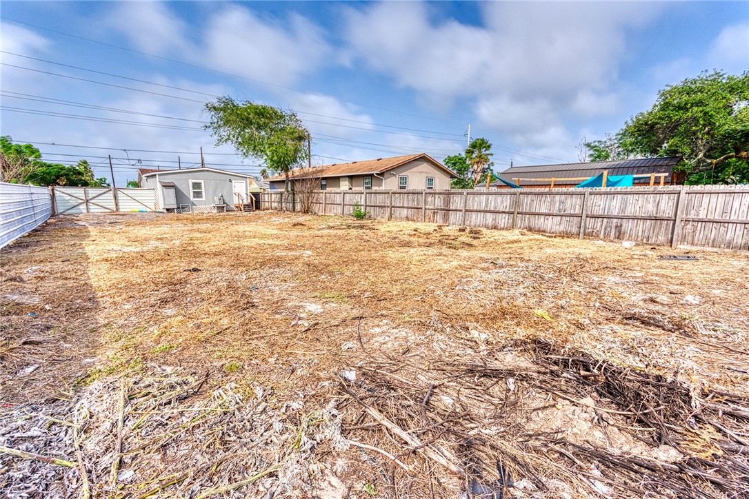 Corpus Christi, Texas 78418, United States, 2 Bedrooms Bedrooms, ,1 BathroomBathrooms,Residential,Pending,58925