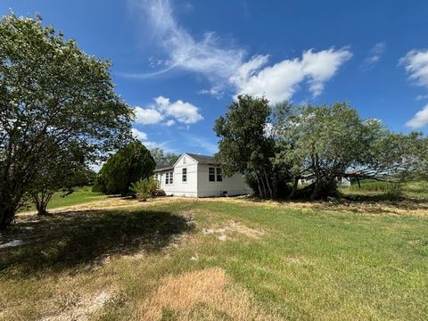 A home in Orange Grove