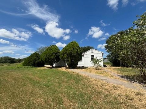 A home in Orange Grove