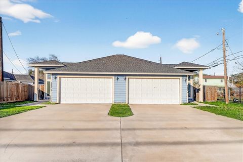 Photo of 6402 Williams Drive, Corpus Christi, TX 78412 (MLS # 472023)