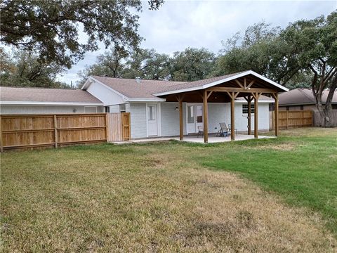 A home in Orange Grove