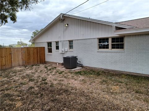 A home in Orange Grove