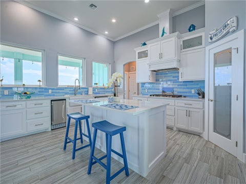 Tiny photo for 9 Northpointe Drive, Rockport, TX 78382 (MLS # 481768)