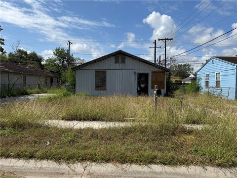 Photo of 2201 Bolivar Street, Corpus Christi, TX 78416 (MLS # 474947)