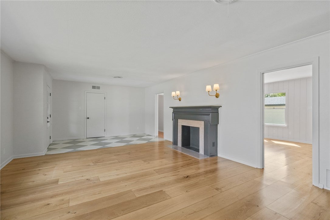 301 Pasadena Place