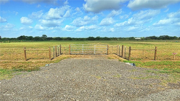 7439 COUNTY RD 2395, SINTON, TX 78387 - Image 99d8abdfc6c2e5385fa23e5b244adc5e/3017055934