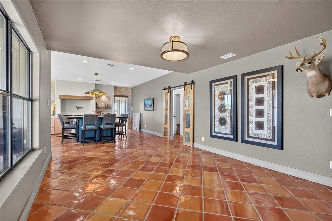 1389 W FM 2044