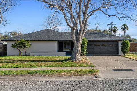 Photo of 629 Peerman Place, Corpus Christi, TX 78411 (MLS # 471401)