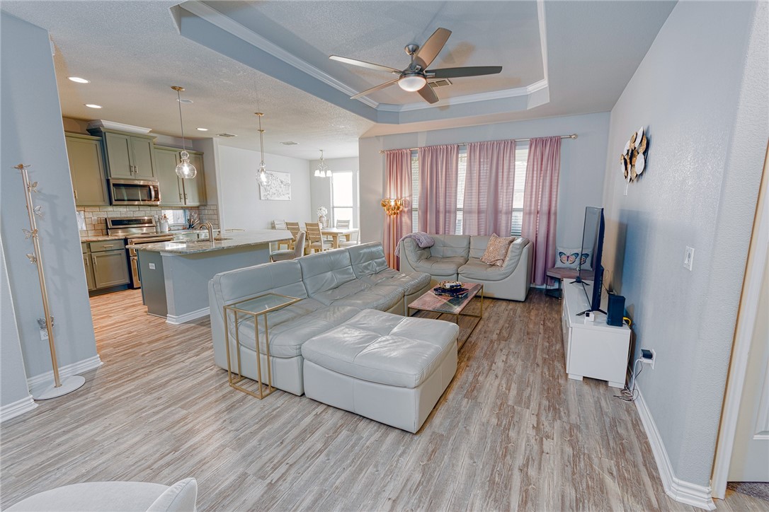 Portland, Texas 78374, United States, 4 Bedrooms Bedrooms, ,2 BathroomsBathrooms,Residential,Pending,39362