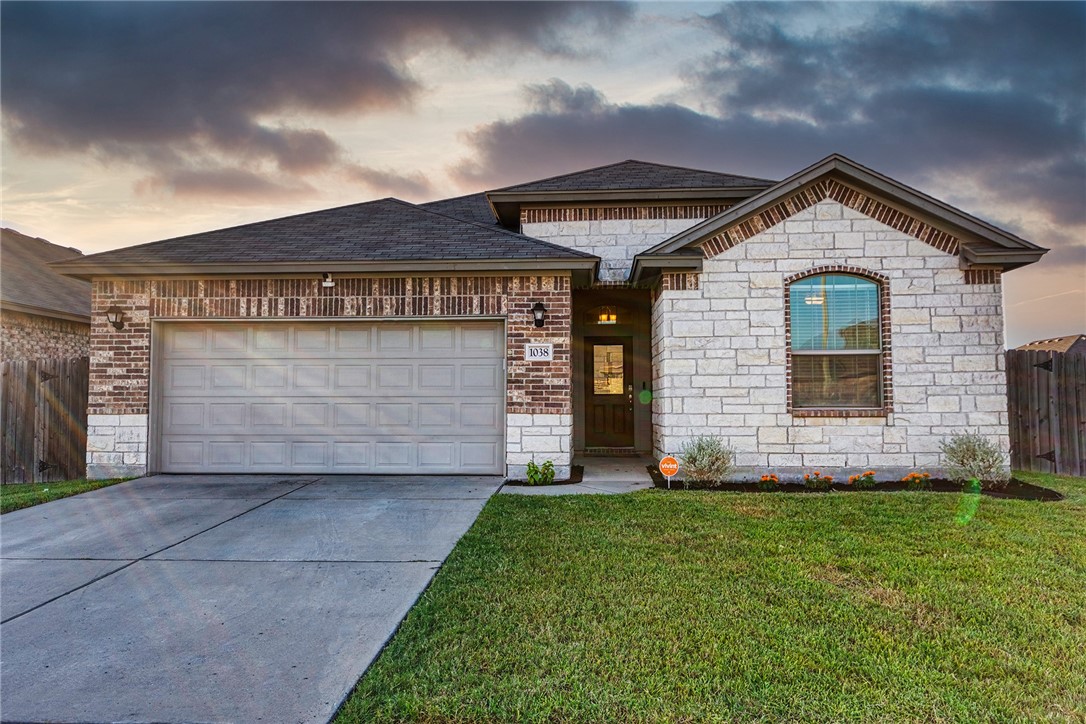 Portland, Texas 78374, United States, 4 Bedrooms Bedrooms, ,2 BathroomsBathrooms,Residential,Pending,39362