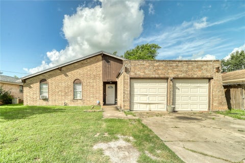 Photo of 3317 Cresthill Drive, Corpus Christi, TX 78415 (MLS # 478876)