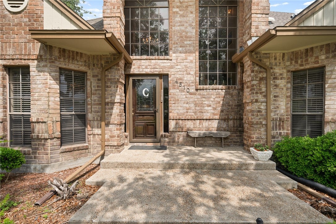 4510 Canyon Lake Circle