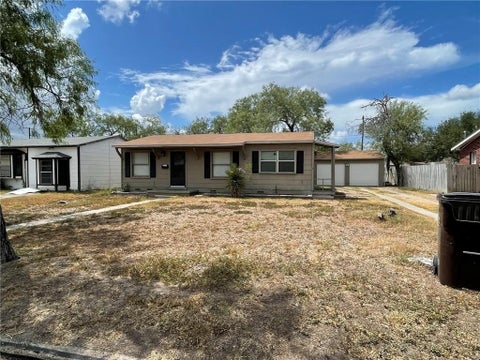 Tiny photo for 725 E Hoffman Avenue, Kingsville, TX 78363 (MLS # 481807)