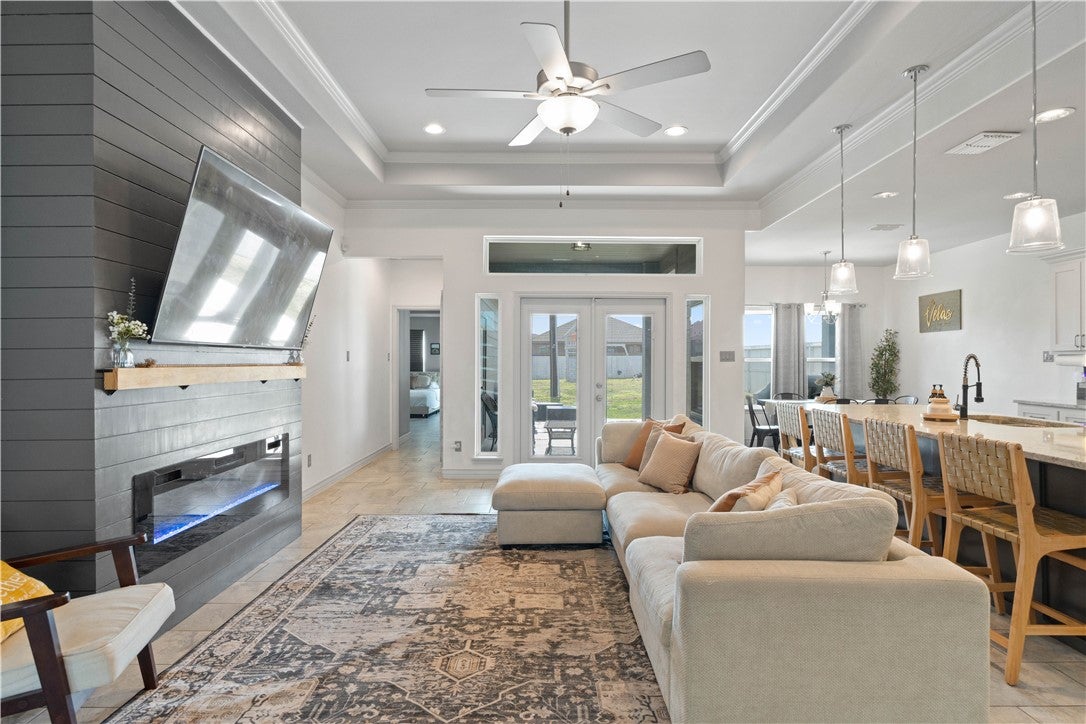 1633 Antoinette Drive