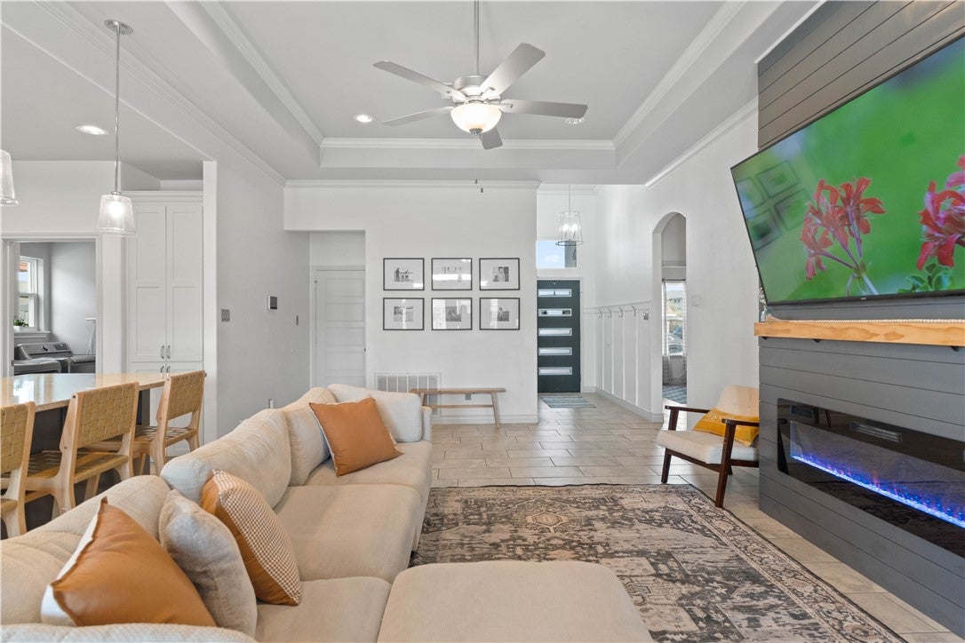 1633 Antoinette Drive