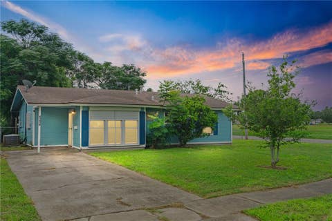 Photo of 4234 Sherwood Drive, Corpus Christi, TX 78411 (MLS # 477779)
