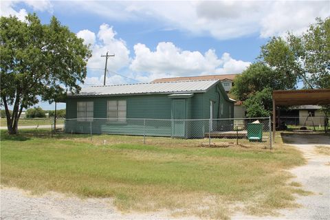 A home in Orange Grove