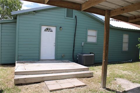 A home in Orange Grove