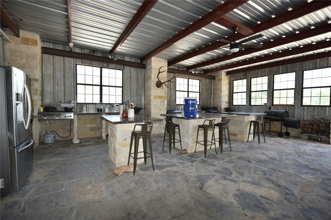 2325 E Highway 285