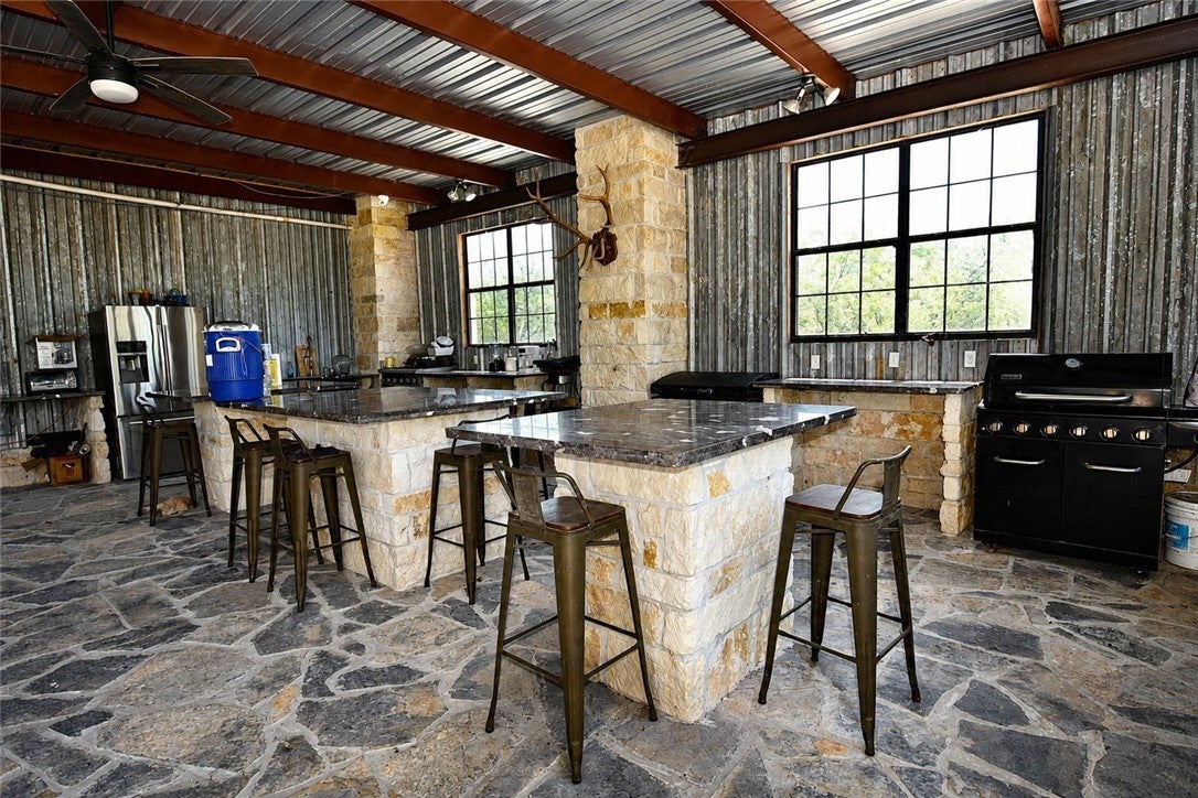 2325 E Highway 285