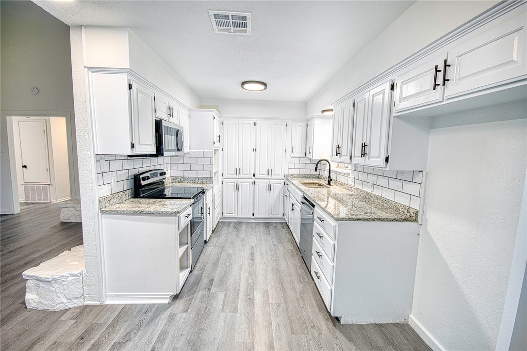 Corpus Christi, Texas 78410, United States, 4 Bedrooms Bedrooms, ,2 BathroomsBathrooms,Residential,Pending,13132