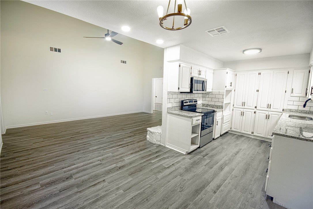 Corpus Christi, Texas 78410, United States, 4 Bedrooms Bedrooms, ,2 BathroomsBathrooms,Residential,Pending,13132