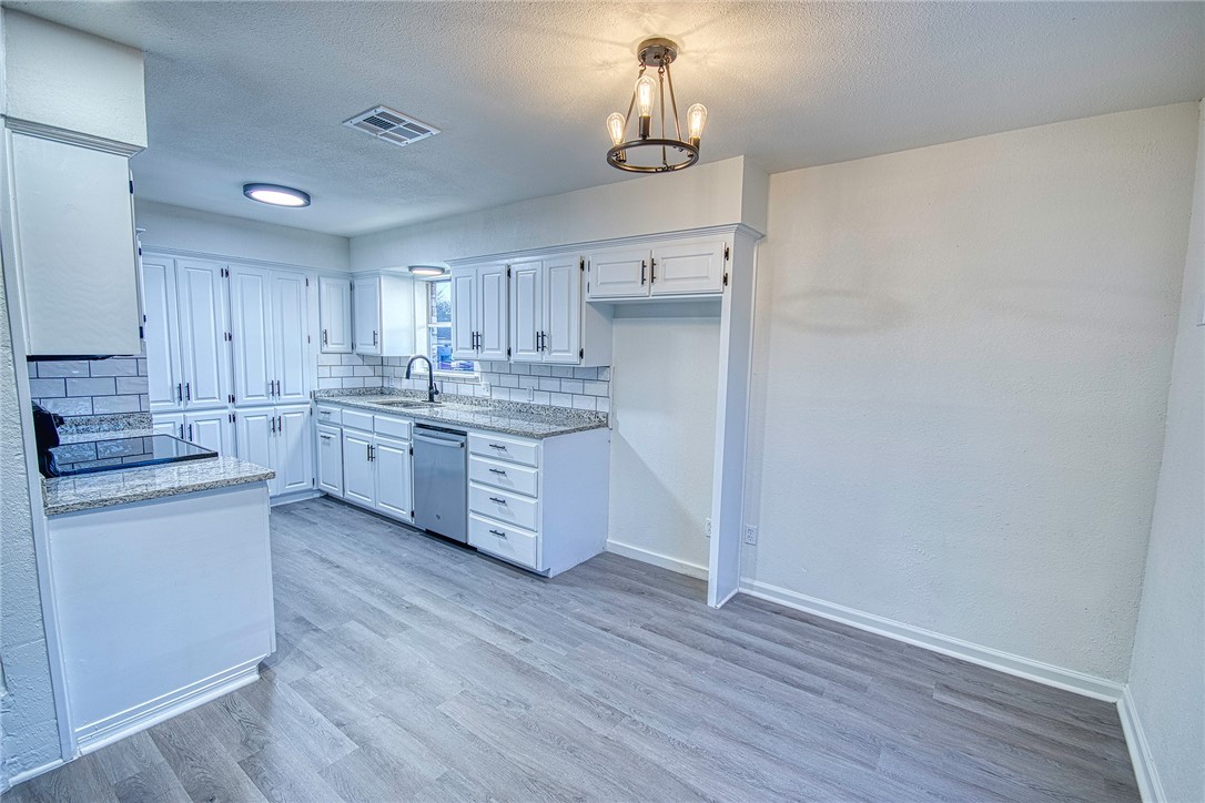 Corpus Christi, Texas 78410, United States, 4 Bedrooms Bedrooms, ,2 BathroomsBathrooms,Residential,Pending,13132