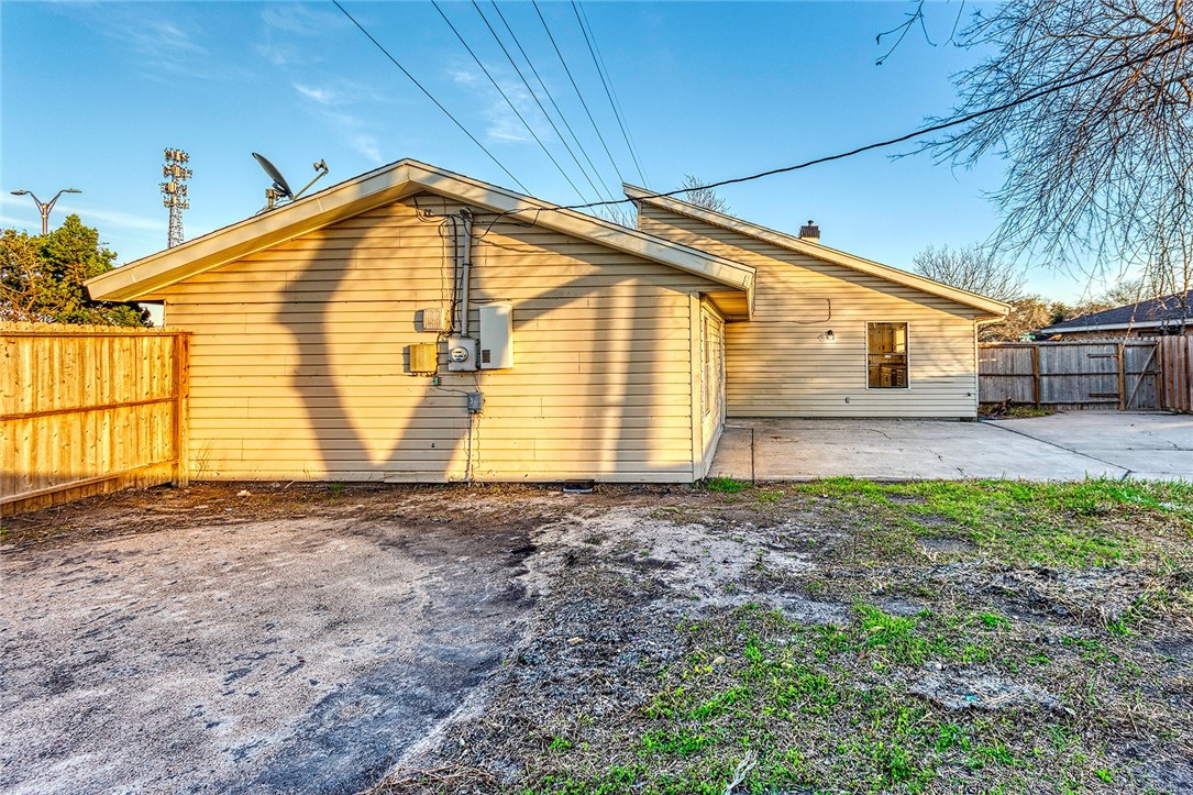 Corpus Christi, Texas 78410, United States, 4 Bedrooms Bedrooms, ,2 BathroomsBathrooms,Residential,Pending,13132